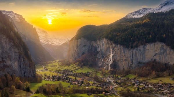 LauterbrunnenValley ROW1355118346 UHD