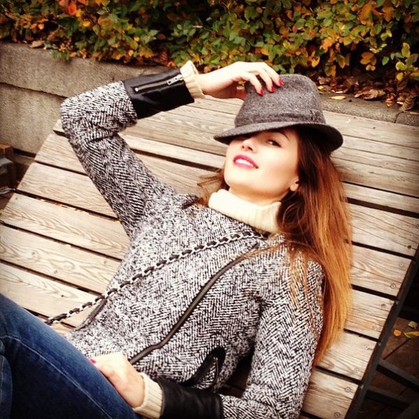 Оля Ушакова