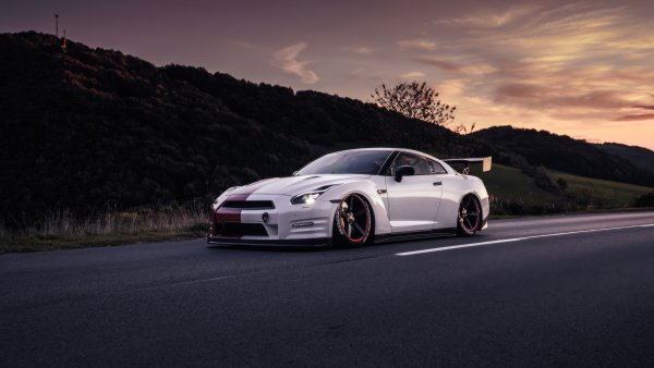 Nissan-gtr-spotlight