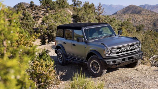 Ford-bronco-4-door-big-bend-black-diamond-package