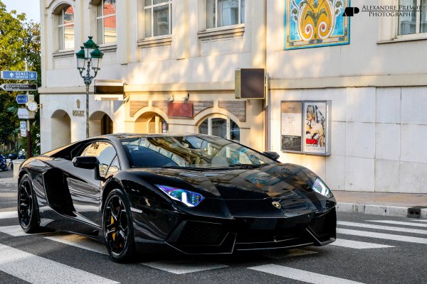 Lamborghini-aventador-lp700