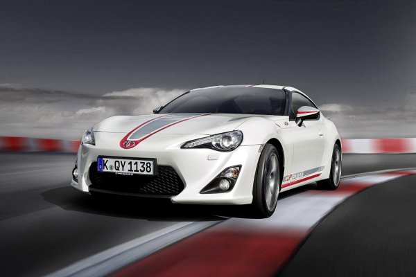 Toyota-gt86-cup-limited-edition-02
