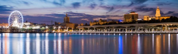 Skyline-night-city-river-cityscape-panorama-dusk-panoramic