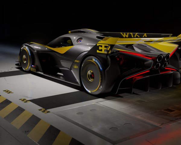 Auto Bugatti 2022 Bugatti Bolide car rear view 155500