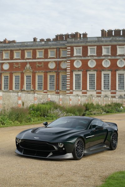 Aston-Martin-Victor-06
