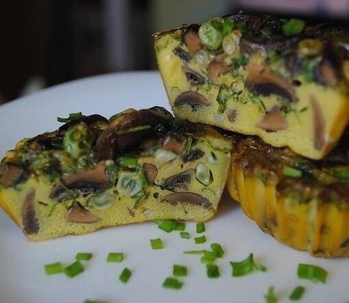 Запечённый омлет с овощами к завтраку