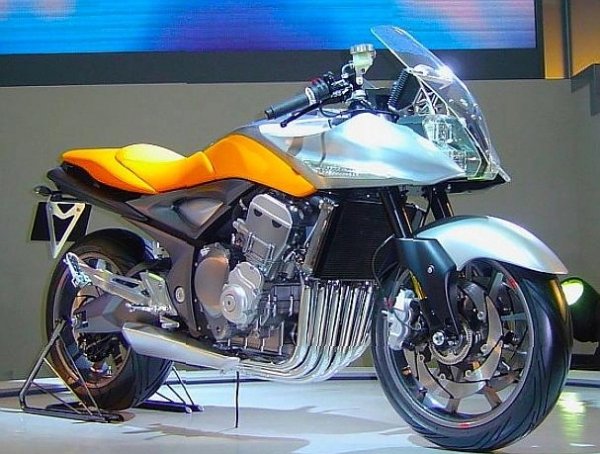 SUZUKI STRATOSPHERE (2006г.)