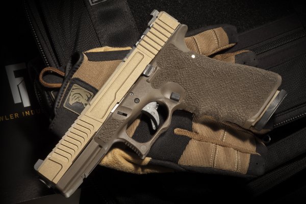 glock-17-samozaryadnyy-4510
