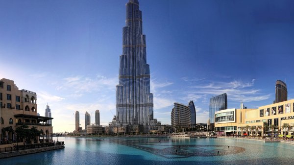 Dubai-3840x2160-oblaka-nebo-otel-voda-basseyn-kurort