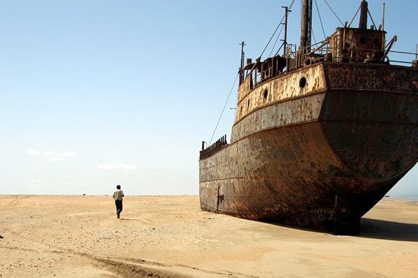 БЕРЕГ СКЕЛЕТОВ