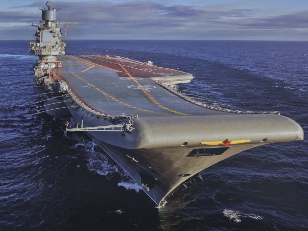 tiazhelyi-avianesushchii-kreiser-admiral-kuzne