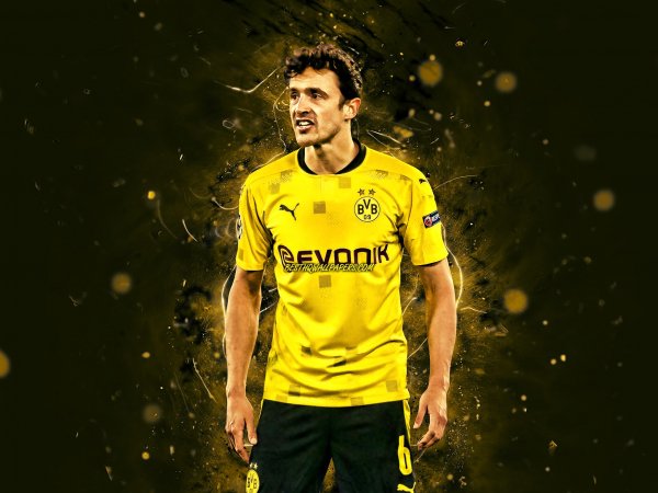 thomas-delaney-4k-danish-footballers-borussia-dortmund-fc-soc