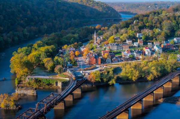 harpers-ferry-west-virginia-shenandoah-river-potomac-river-k