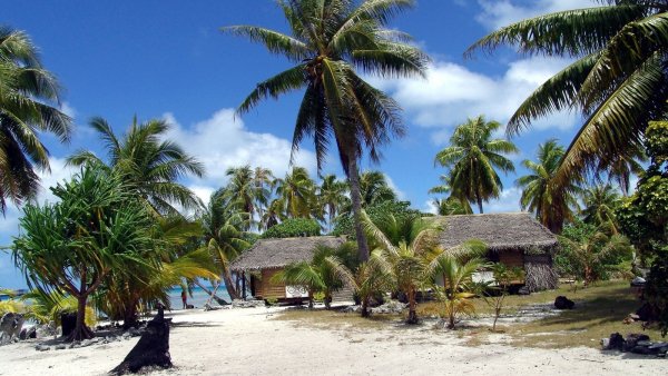 Tropical-Beach-Resort-1600x900