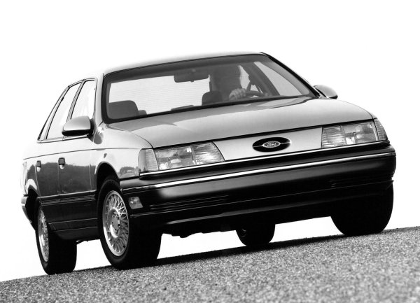 FORD TAURUS (1985г.)