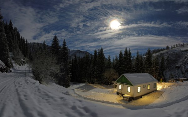 Luna-zima-noch-domik-svet