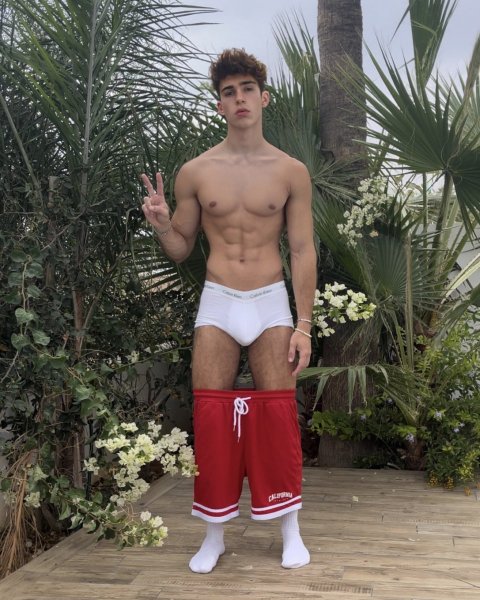 Twinky Tito - @twinkytito