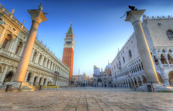 Venice-Piazza-San-Marco-Italy-Houses-Street