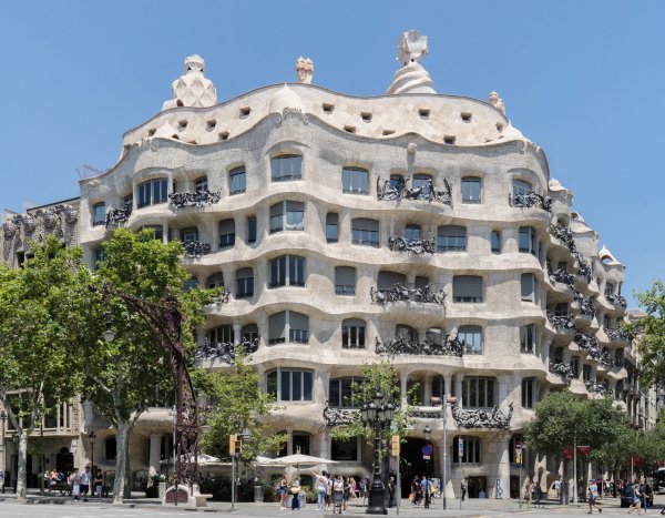 Casa Milà, general view