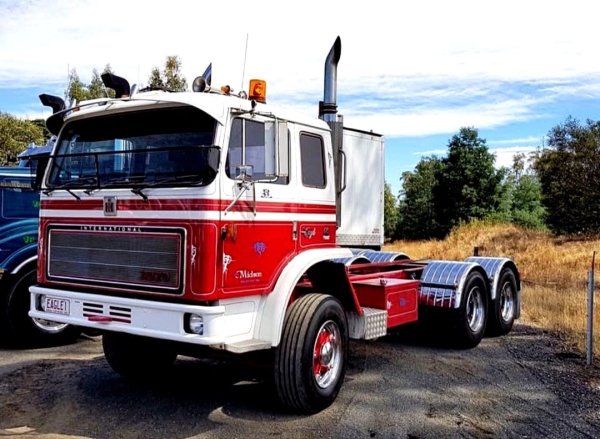 INTERNATIONAL 3040