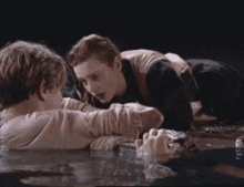 Rose-titantic-jack-water