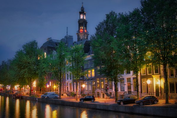 gollandiia-niderlandy-gorod-amsterdam-kanal-naberezhnaia-dom