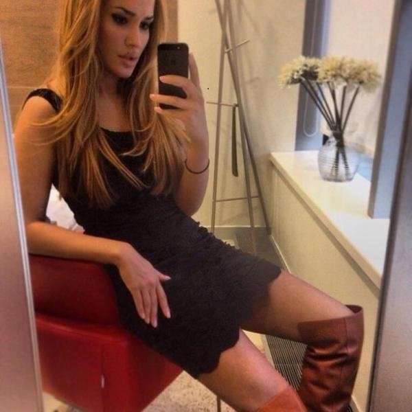 Наташа Самолетова