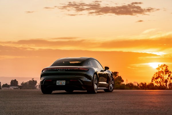 Porsche-taycan-4s-2020