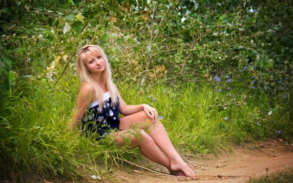 Beautiful girls wallpapers (149)
