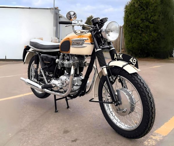 TRIUMPH T120 BONNEVILLE 650cc (1964г.)