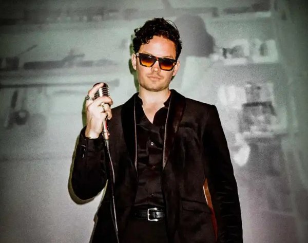 Sam Drysdale - Through the Darkness