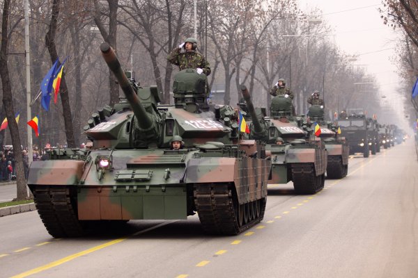 TR-85M1 Bizonul tank National Day military parade
