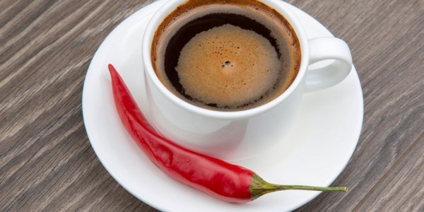 Жгучий кофе с кардамоном и перцем