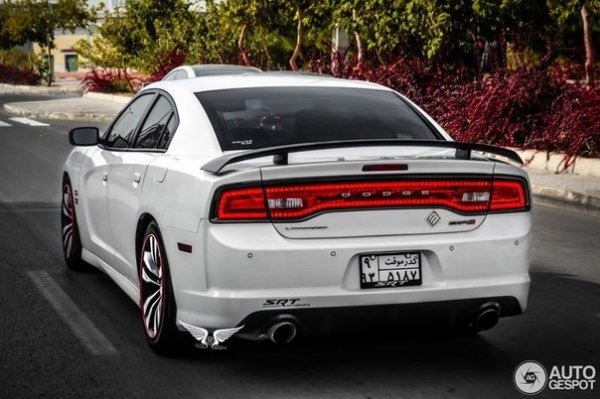 Dodge Charger SRT-8 Super Bee