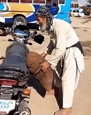 Примерно 130-150 кг