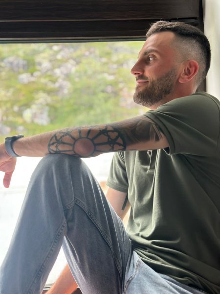 d31c-4556-424c-84ef-9a48c7fcbfa6