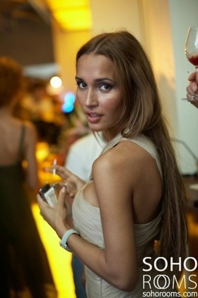 Наташа Самолетова