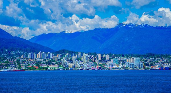 Mountain-skyline-lake-building-city-mountain