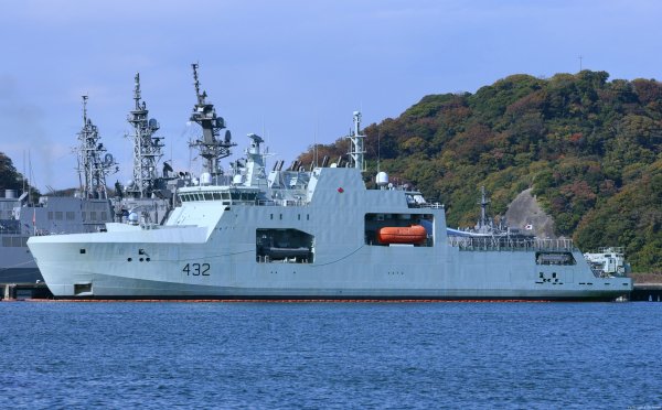 IMG viter59 HMCS Max Bernays