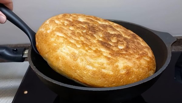 Домашний вкусный хлеб на сковороде