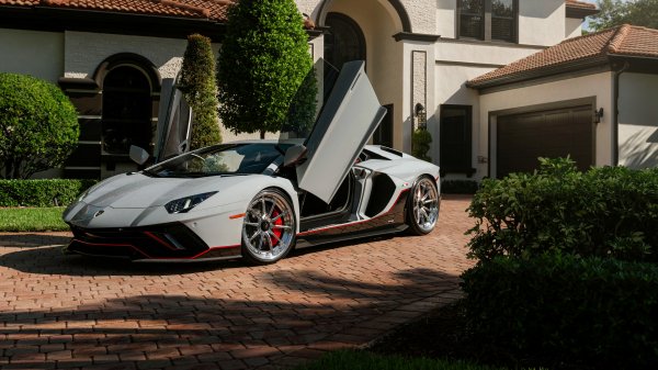 Lamborghini-aventador-lp-780-4