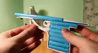 гифки, пистолет из бумаги