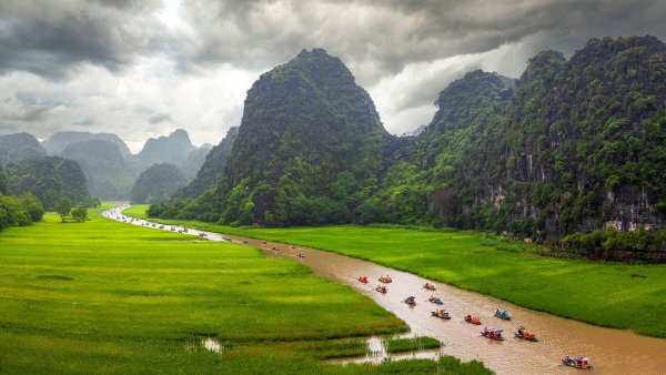 Lock2024-b50 wl tranganvietnam shutterstock 1920x1080