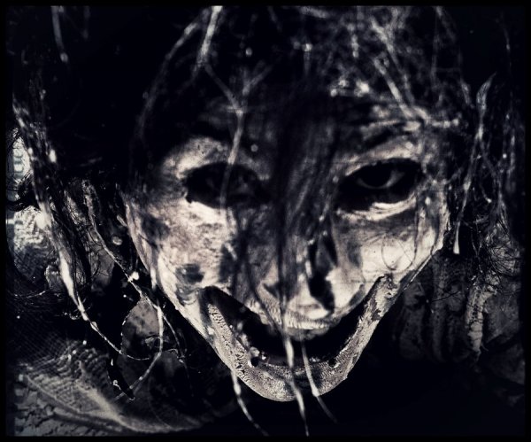 horrordoll by ophelia amok