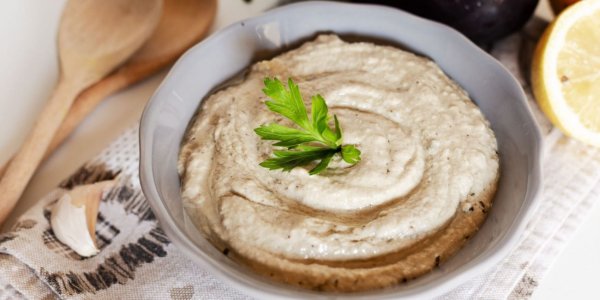 Вкусный бабагануш из запечённых баклажанов