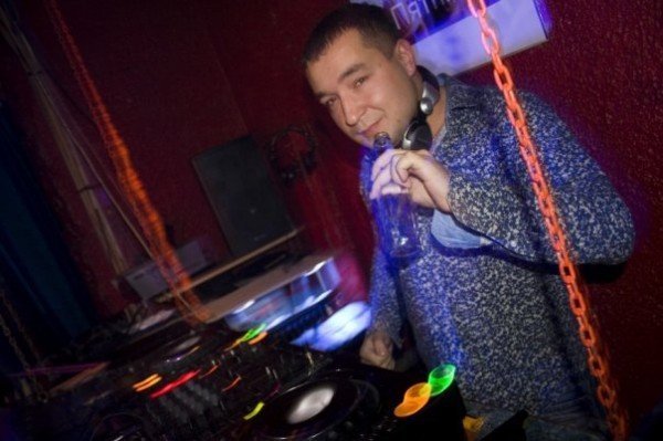 Mr Dj Monj - Who is It