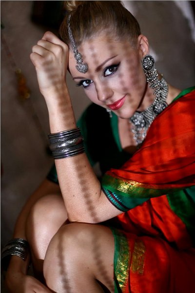 Юля Караулова