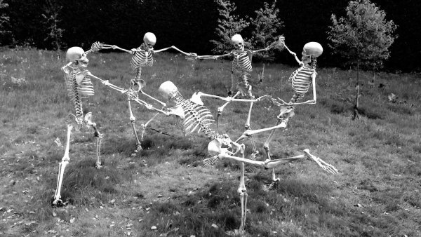 Fantasy Skeletons dance in a circle 097679 (Copy)