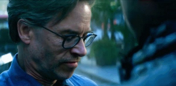 GIF004