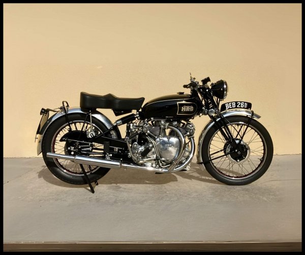 VINCENT RAPIDE SERIES B 998cc (1949г.)